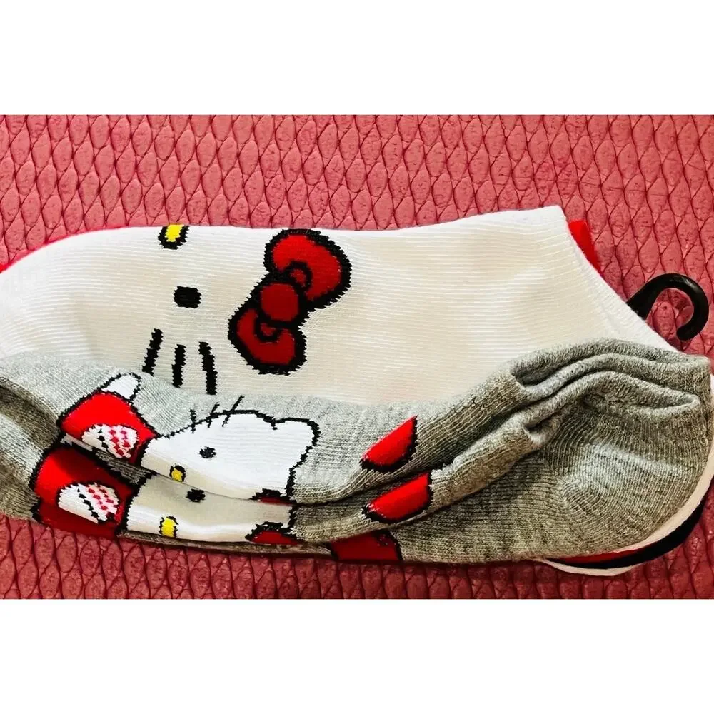 NWT❤️Hello Kitty No shows Socks 5pairs